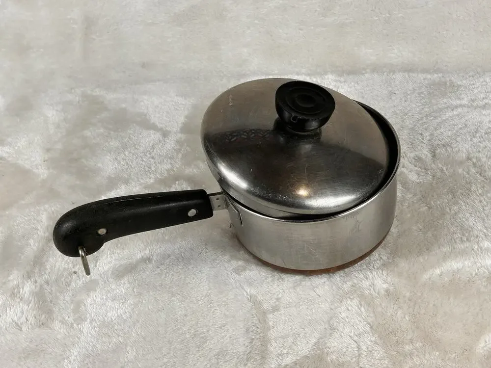 Vintage 1801 Revere Ware 1 1/2 Qt Copper Bottom Pan Pot w/Lid Clinton IL USA